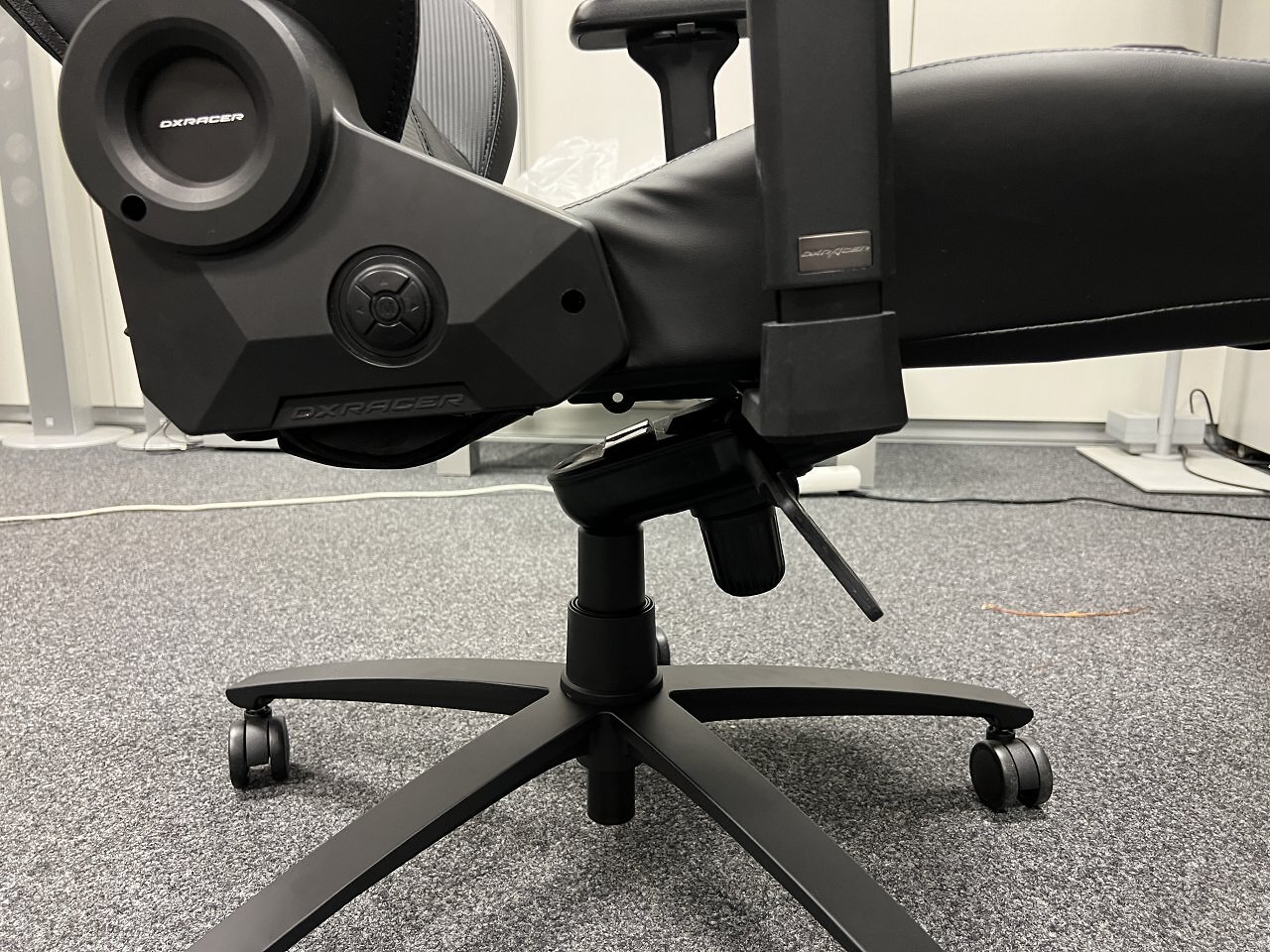 [05/12/2025] Die Wippmechanik verhindert die volle Punktzahl bei der Ergonomiewertung. Bei seinen Komfortfunktionen könnten aber auch diejenigen schwach werden, die ansonsten eine Synchronmechanik bevorzugen.