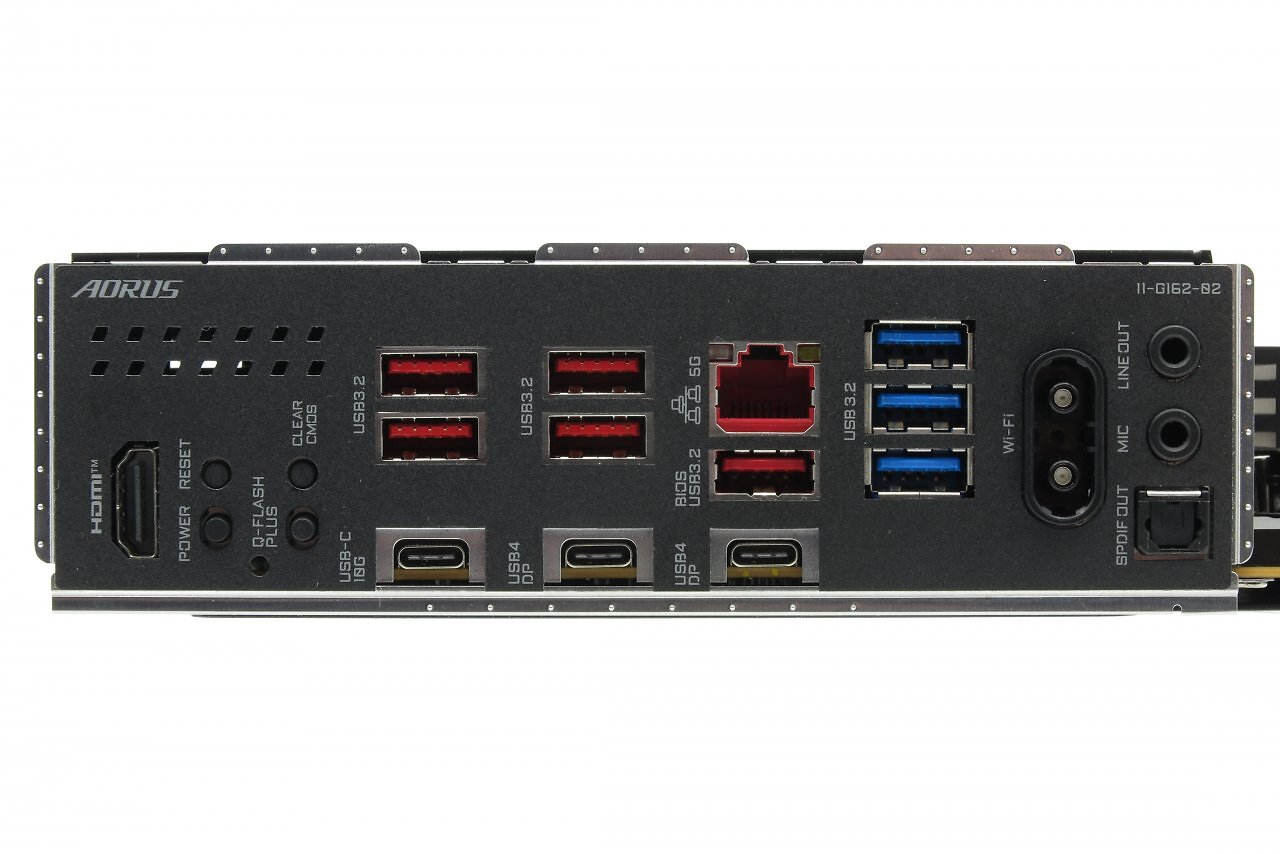 [15/12/2025] Gigabyte X870E Elite X3D: I/O