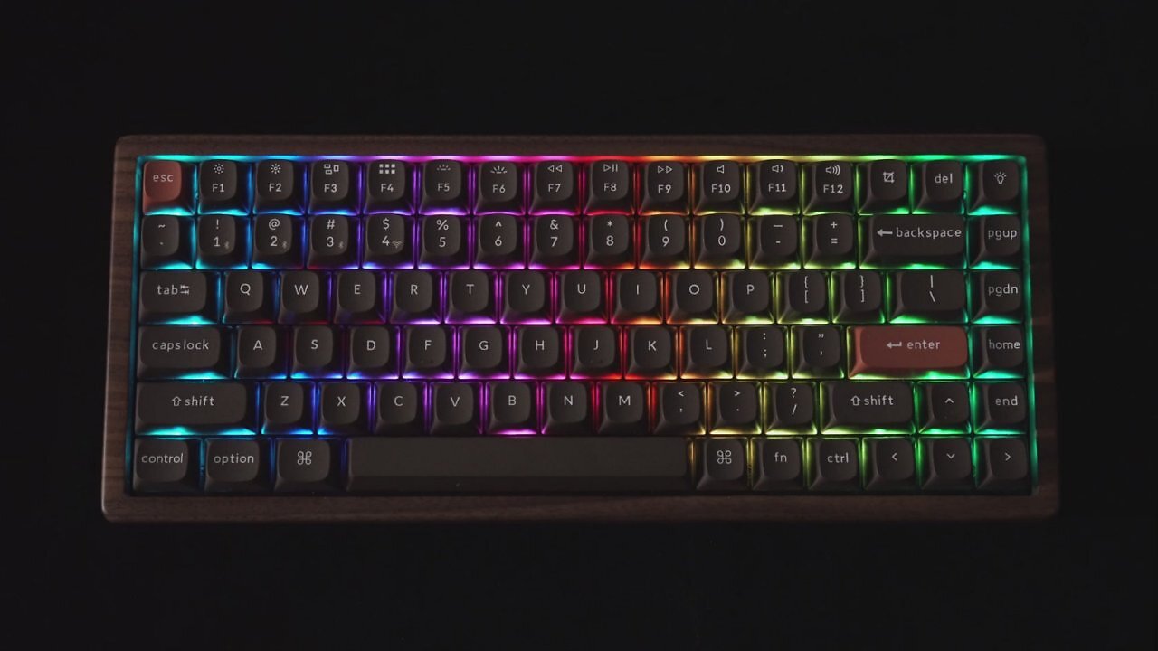 [05/12/2025] Auch die Sonderedition verfügt über eine RGB-Beleuchtung.