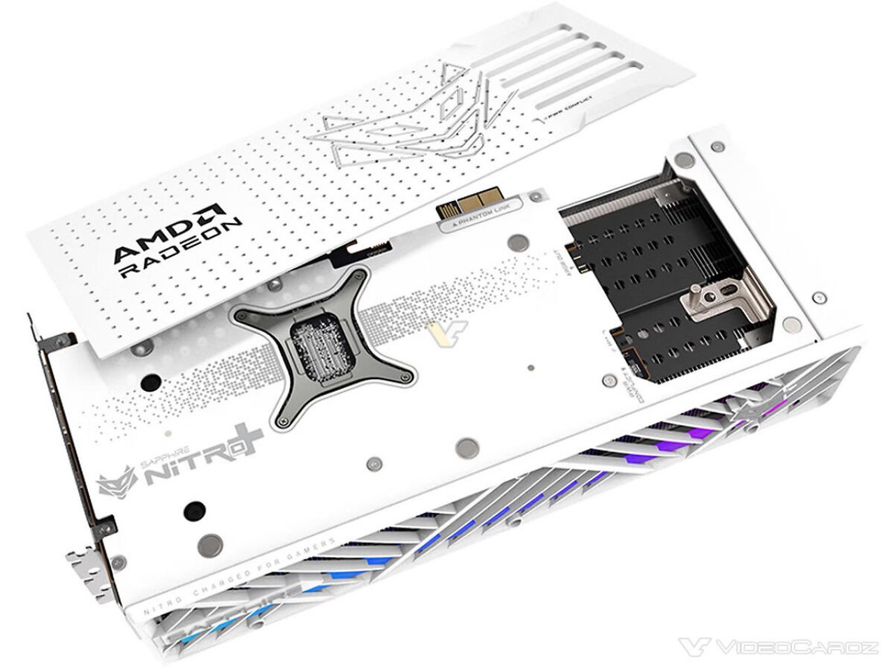 [27/12/2025] Die Backplate der Sapphire Radeon RX 9070 XT Nitro+ Phantom Link kann abgenommen werden.