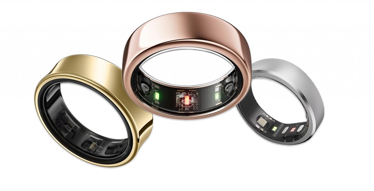 Drei verschiedene Smart Rings vor weißem Hintergrund.