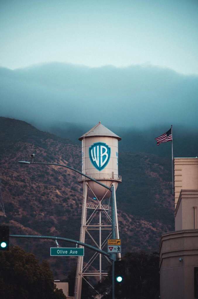 [05/12/2025] Netflix vor Mega-Deal: Warner-Studios stehen angeblich kurz vor Übernahme