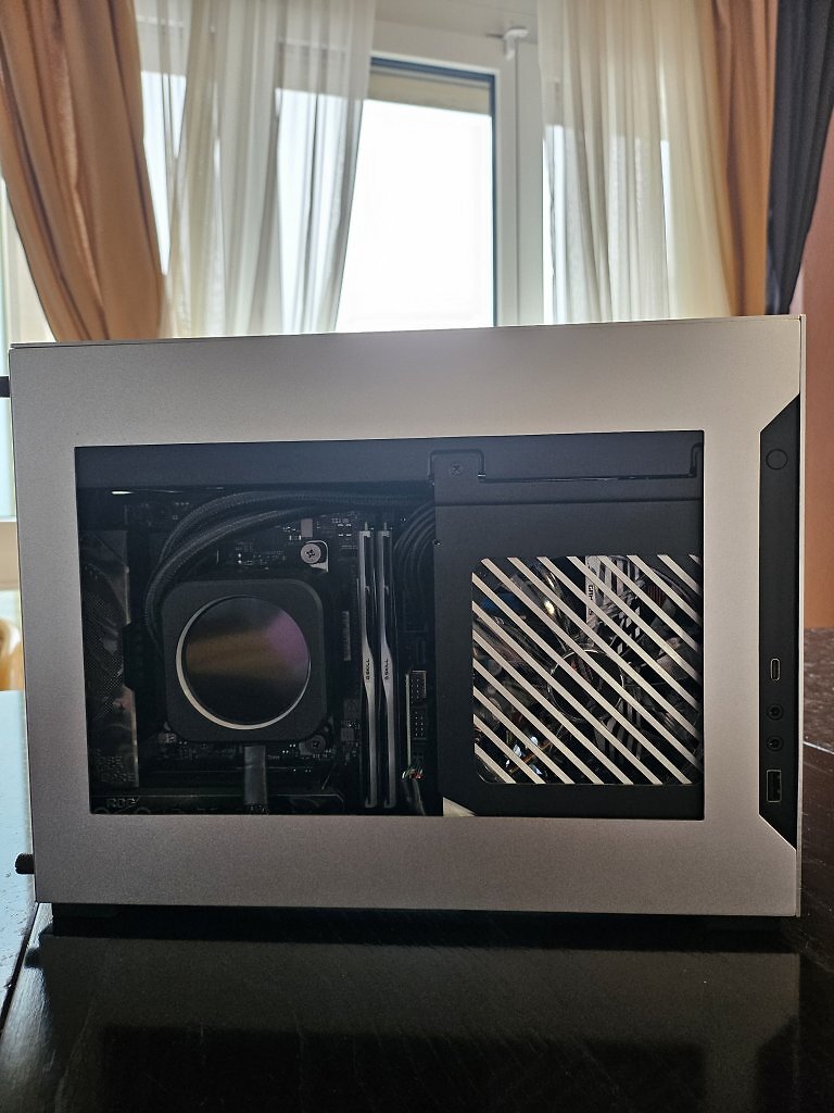 [16/01/2026] Endgegner007: Ryzen 9 9900X3D, RTX 5080 SFF, ASUS Strix X870-i Wifi / Momentan noch G.Skill 6000 CL30
