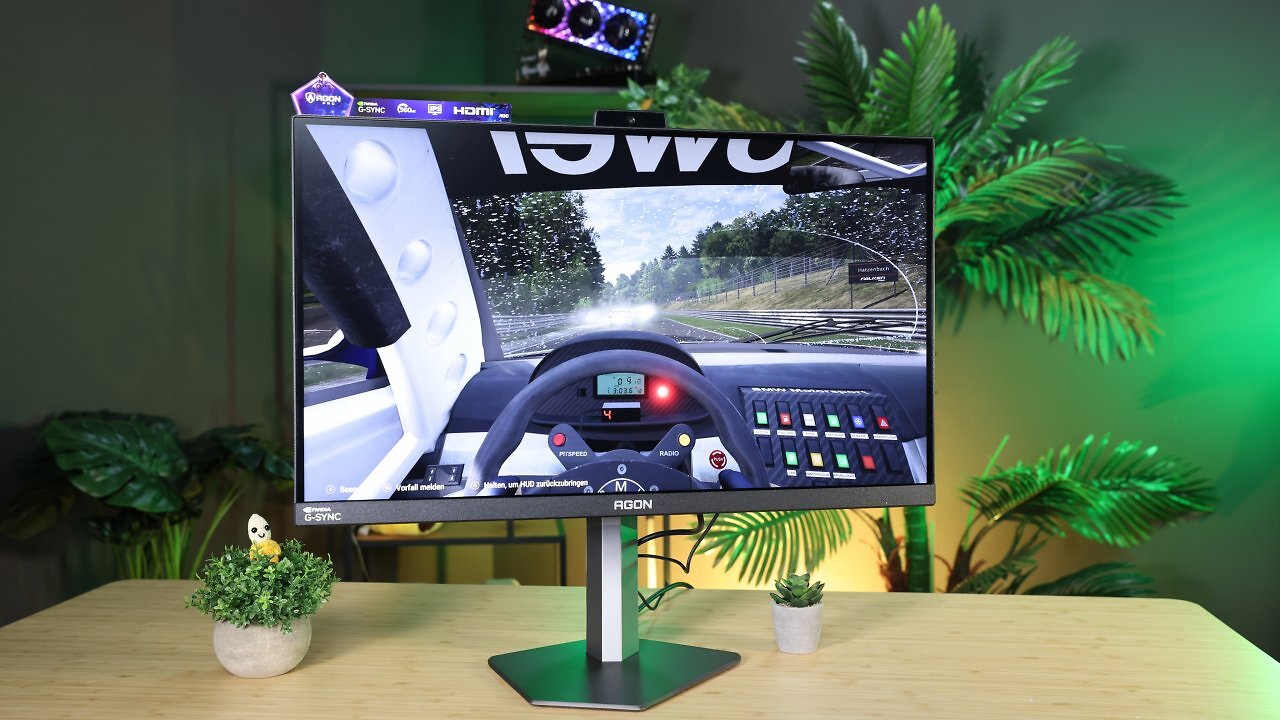 [19/01/2026] Auch flotte Rennspiele können von der starken Bildklarheit des AOC Agon Pro AG276QSG2 bei Nutzung von G-Sync Pulsar profitieren. Allerdings sollten zugleich hohe Bildraten anliegen, ansonsten mindert sich der Effekt und es steigt das Potenzial für Bildflimmern. Vor allem für kompetitive Spiele bringt die hohe Klarheit, verbunden mit der geringen Latenz durch hohe Bild- und Refreshraten, allerdings deutlich spür- und sichtbare Vorteile.