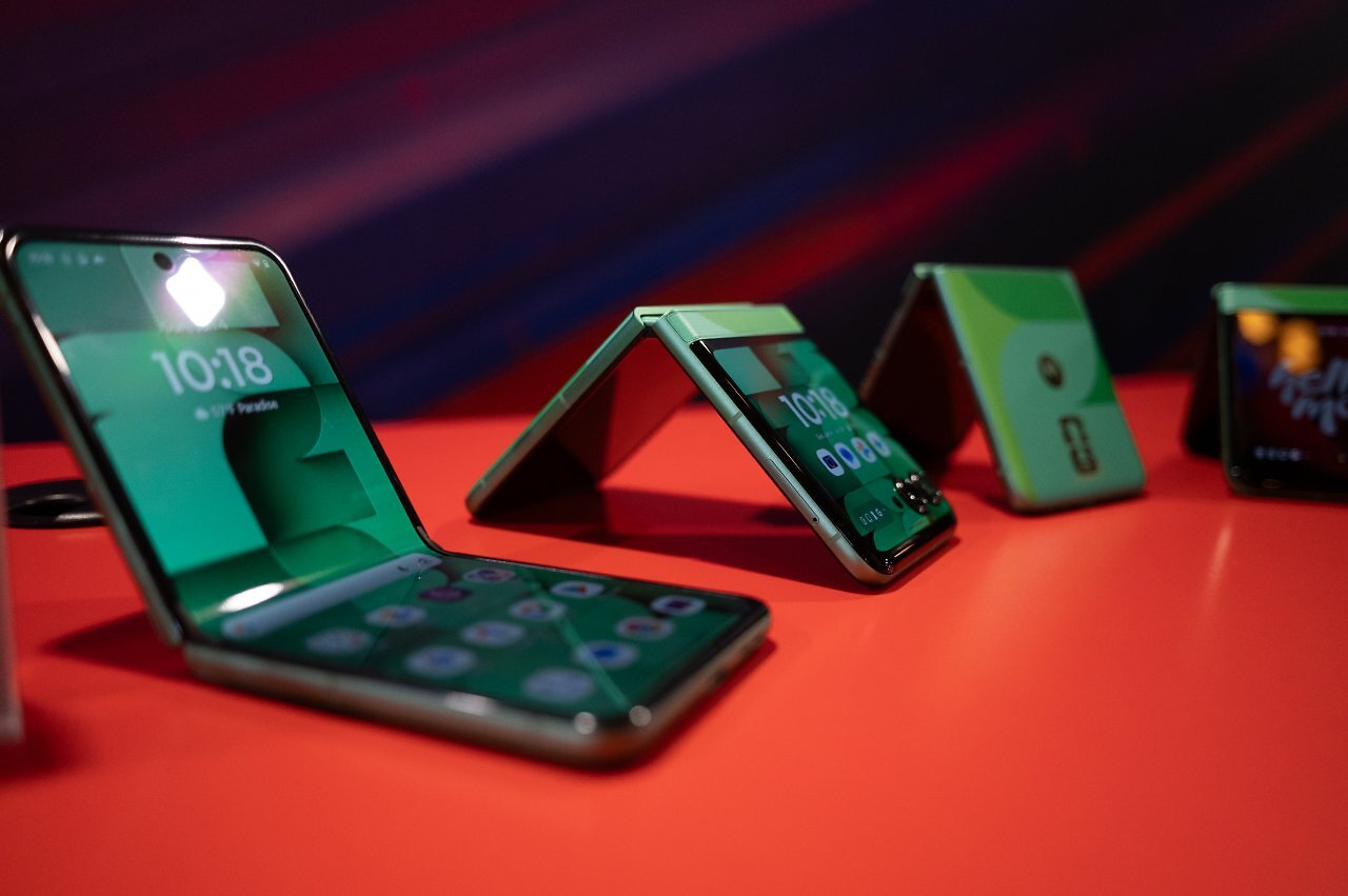 [09/01/2026] Motorola mit neuem Flaggschiff: Erstes faltbares Smartphone Razr Fold