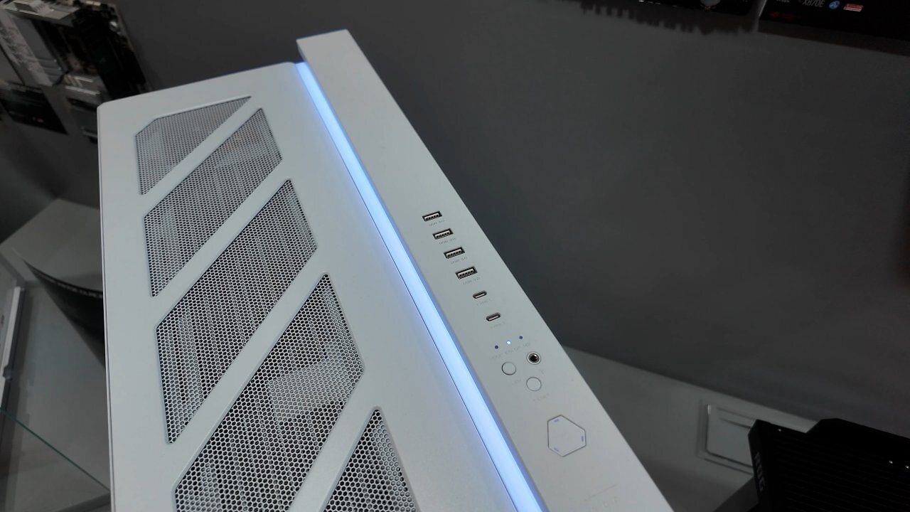 [09/01/2026] Asus ROG Cronox: Fotos von der Messe (2)