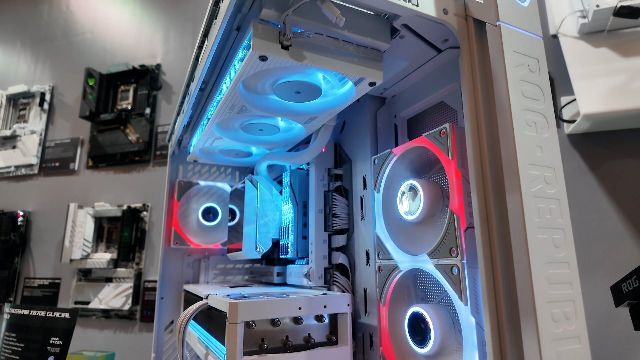 [09/01/2026] Asus ROG Cronox: Fotos von der Messe (5)
