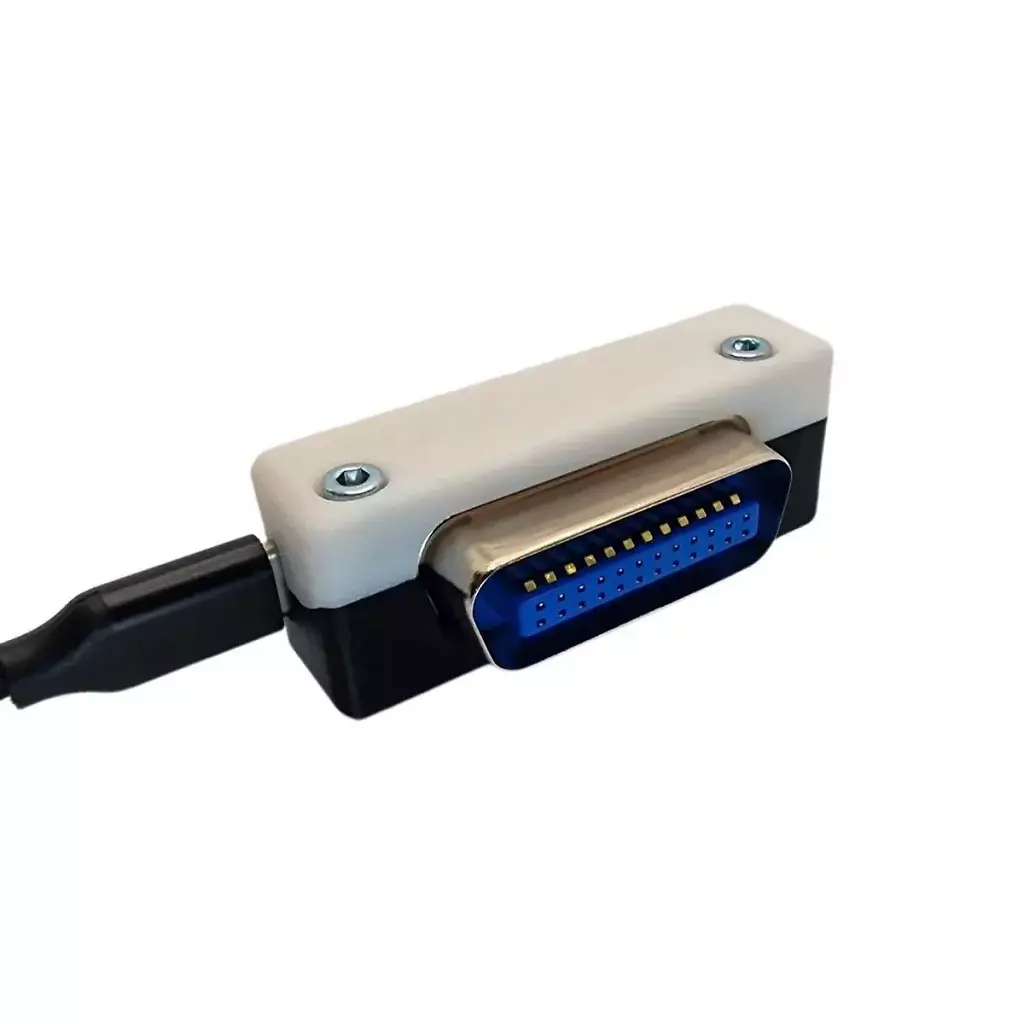 [01/01/2026] Der UsbGpib-Adapter V2. Das 3D-gedruckte Gehäuse ist sehr schmal.