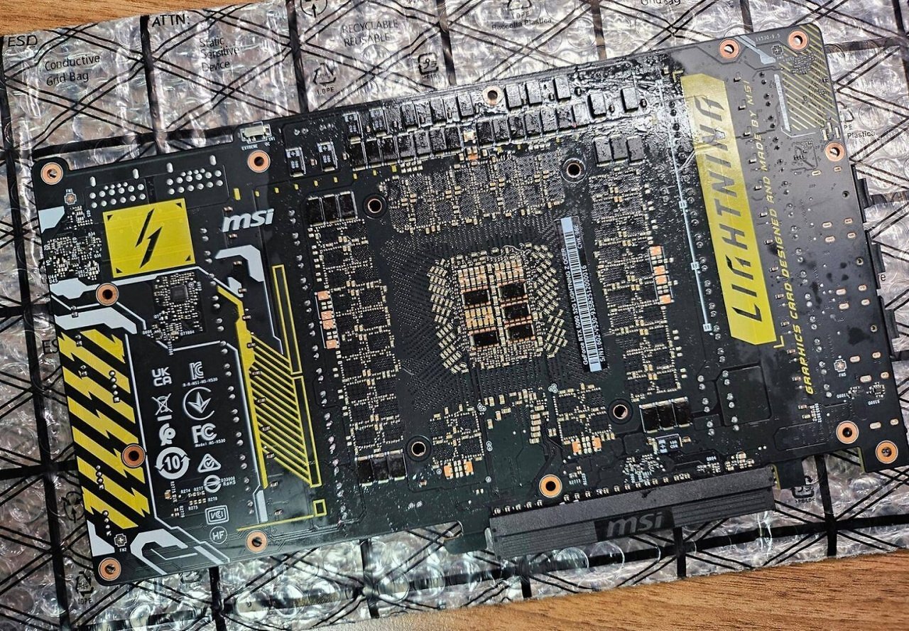 [03/01/2026] MSI Geforce RTX 5090 Lightning (2)