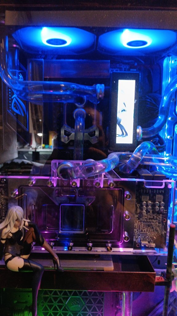 [18/02/2026] Handwerk trifft High-End: Custom-Loop mit 7950X3D, 35-mm-Distroplate und Helix-Tubes (3)