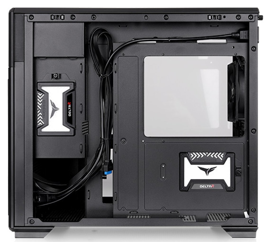 [01/02/2026] Das Netzteil-Verbindungskabel befindet sich hinter dem Mainboard-Tray.