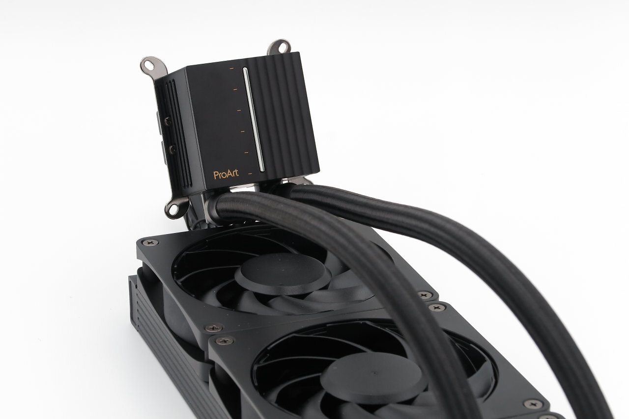 Asus Proart LC360 im Test 1