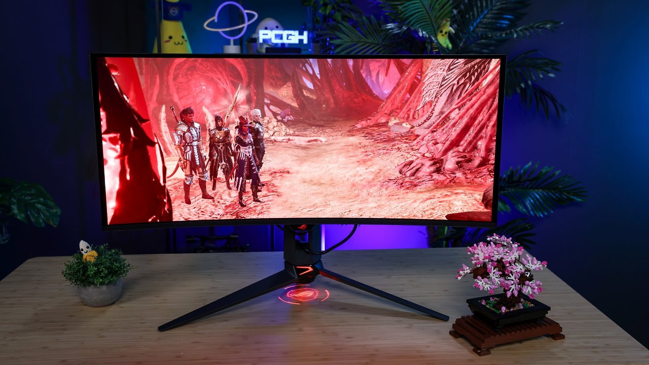 [31/03/2026] Leuchtstark und mit abermals knackigeren Kontrasten: Dank QD-OLED Gen 5. darf der Asus ROG Swift OLED PG34WCDN mit maximal 1.300 cd/m² strahlen - so hell wie kein PC-Monitor mit QD-OLED bisher. Asus' Blackshield-Folierung minimiert obendrein das von vorherigen QD-OLED-Panels bekannte 
