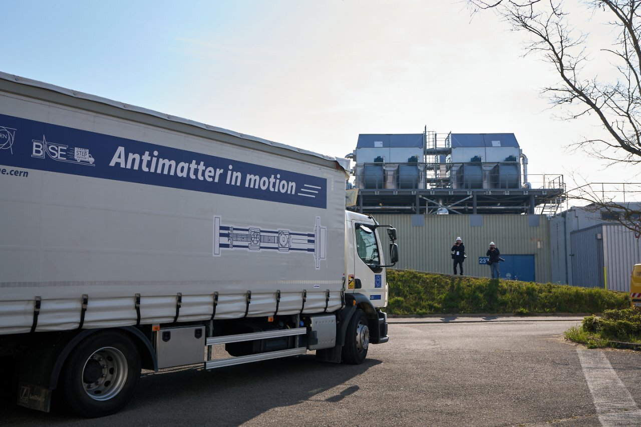 [28/03/2026] CERN gelingt Durchbruch: Antimaterie erstmals erfolgreich transportiert