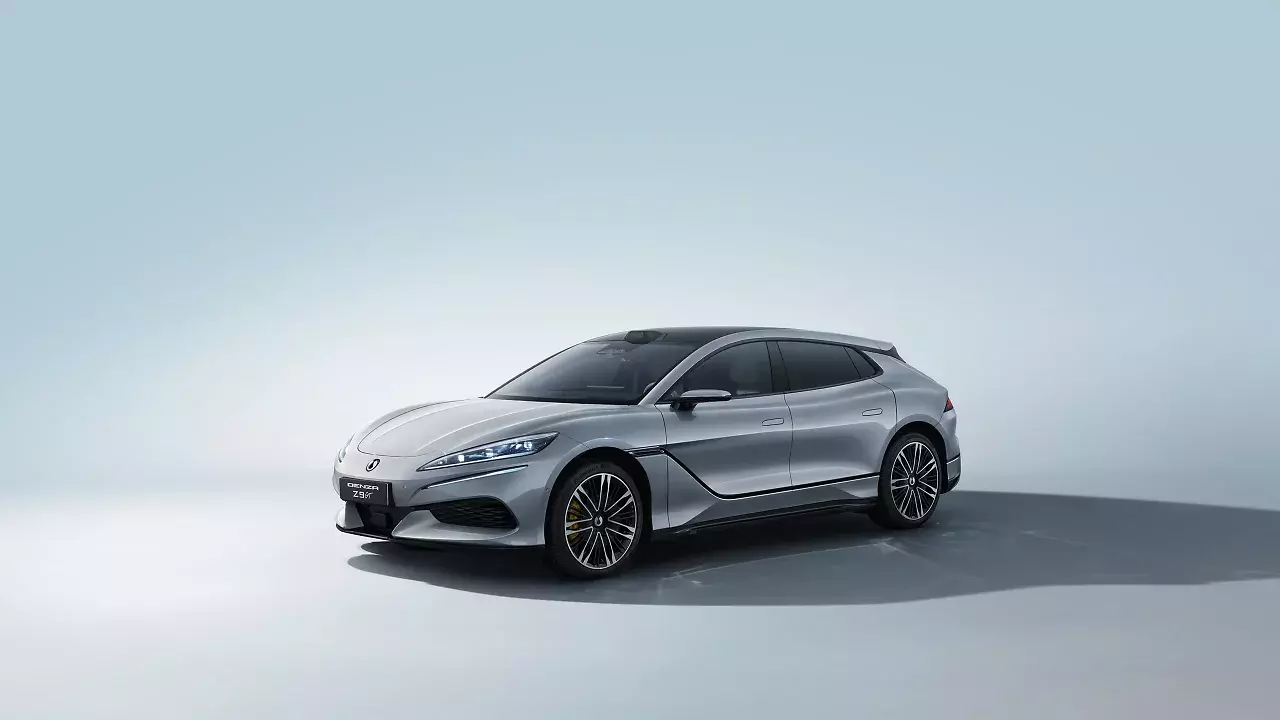 [03/03/2026] Mit dem Denza Z9 GT greift BYD nach der Reichweitenkrone im E-Auto-Segment. Über 1.000 Kilometer nach CLTC, bis zu 1.440 PS und 800-Volt-Technik: Was steckt hinter dem neuen Elektro-Flaggschiff aus China?