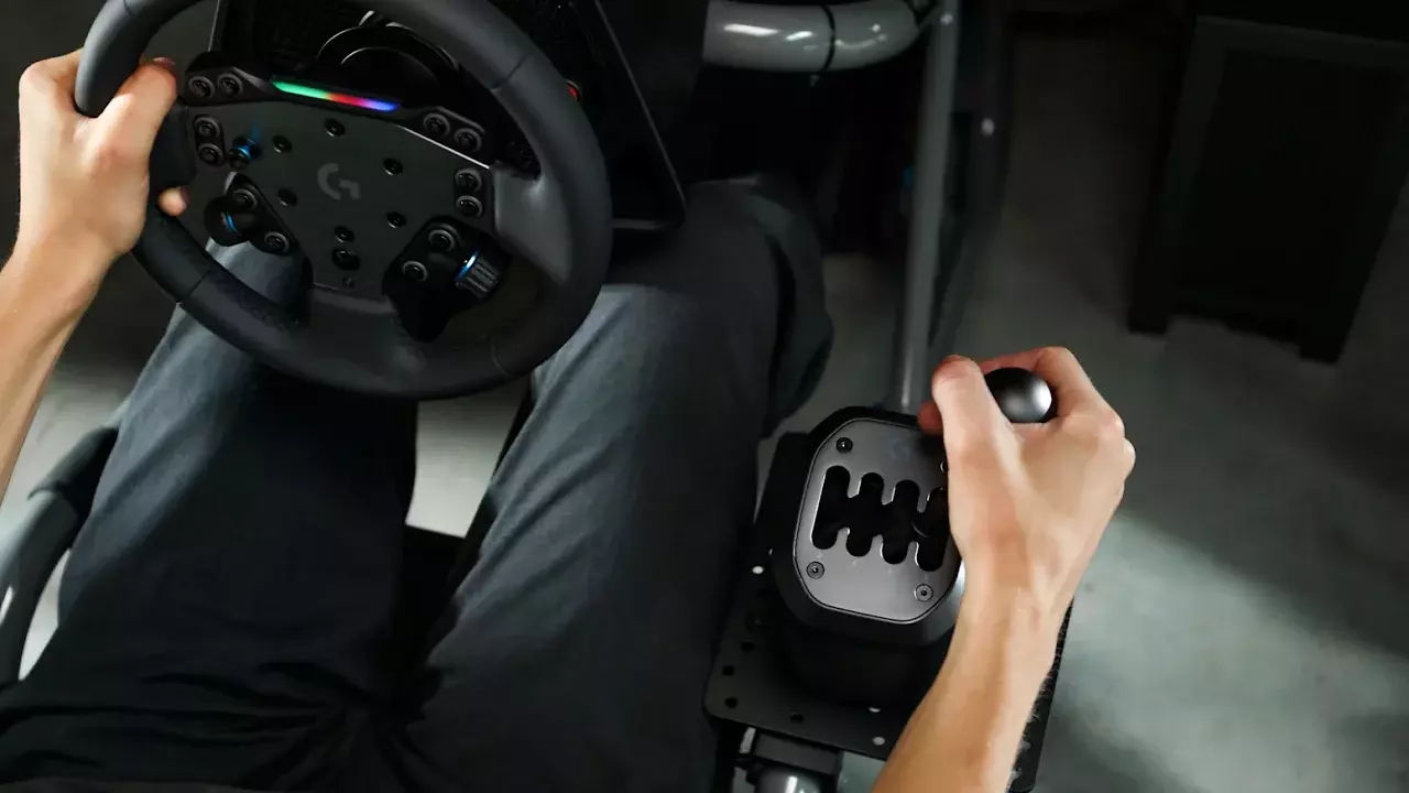 [19/03/2026] Logitech: Neue Gangschaltung RS H-Shifter für Rennspiele (1)