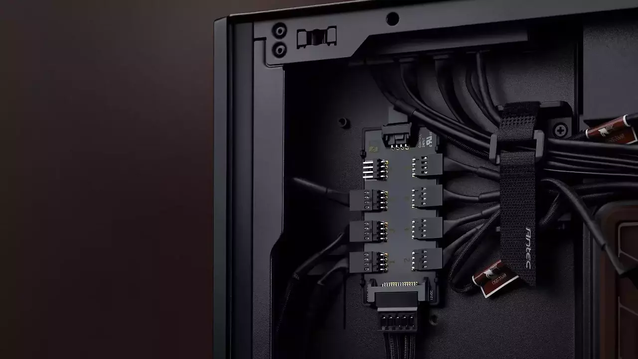 [17/03/2026] Antec, Asus, Noctua und Seasonic liefern ein High-End-Setup für Enthusiasten. Das braune Komplettpaket sieht speziell aus, bietet viel Leistung und kostet entsprechend. (7)