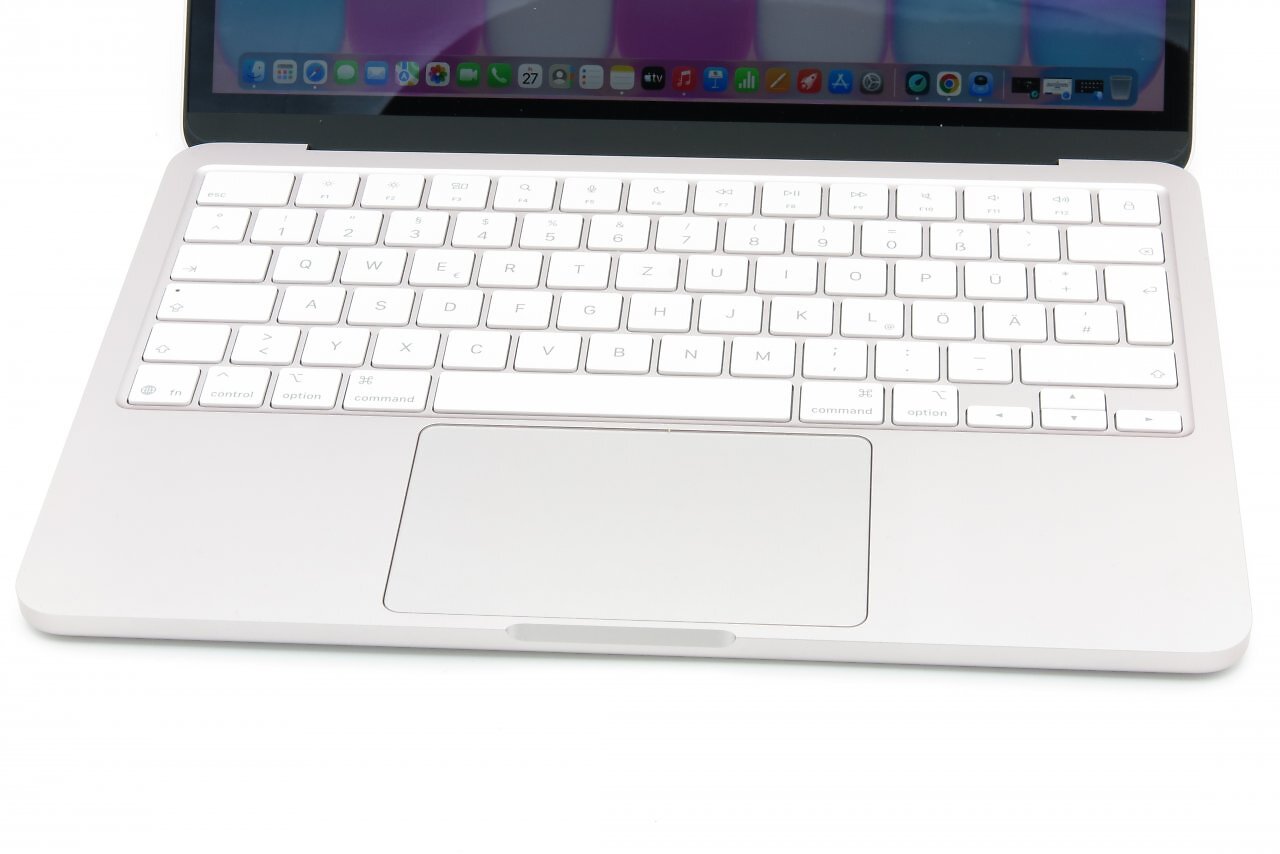[27/03/2026] Bei der Tastatur des Macbook Neo gibt es keine Hintergrundbeleuchtung.