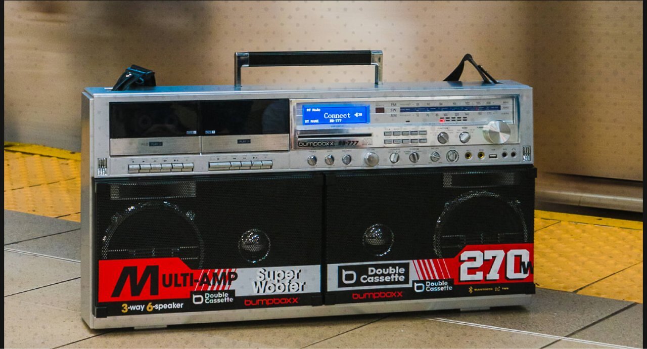 [19/04/2026] Sieht aus wie eine Boombox der 80er-Jahre, steckt aber voller moderner Technik: Bumpboxx BP-777.