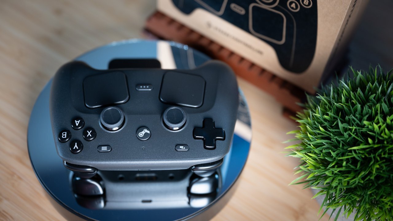 [24/04/2026] Steam Controller im Test: Bewährt sich Valves Gamepad mit Touchpads und Gyrosensor in Spielen?