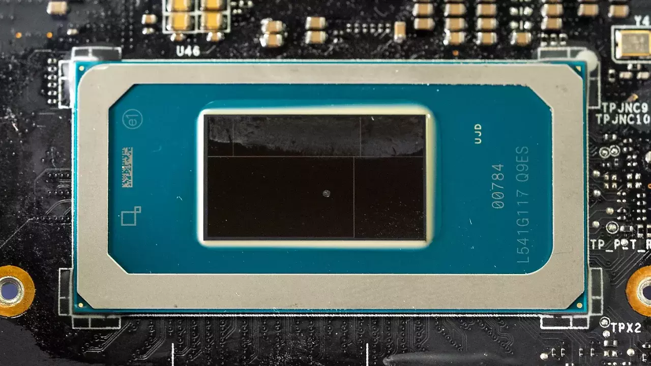 Intel Arc G3 Extreme im MSI Claw 8 EX AI+