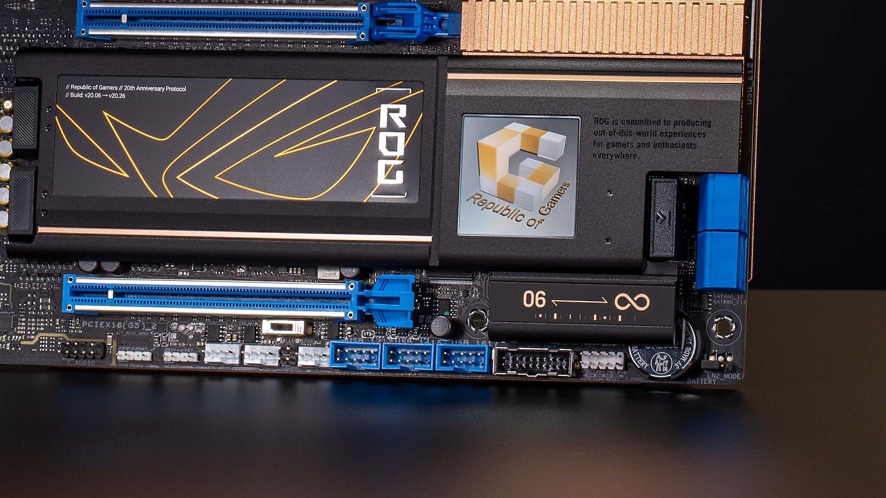 [15/05/2026] Kult-Kupferkühler jetzt aus Aluminium: Asus zeigt Jubiläums-Mainboard ROG Crosshair 2006 (5)