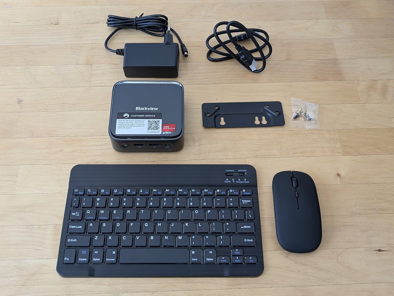 Blackview MP50 Mini-PC mit Zubehör