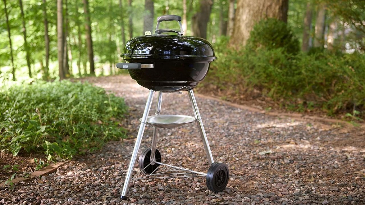[13/05/2026] Rekordpreis: Weber Holzkohlegrill (2026er-Version) für nur 79€ stürmt die Amazon-Charts