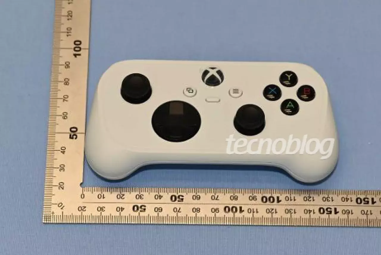 [15/05/2026] Die Aufnahmen von Tecnoblock zeigen das kompaktere Gehäuse und die zwei Farbvarianten des mutmaßlichen Xbox-