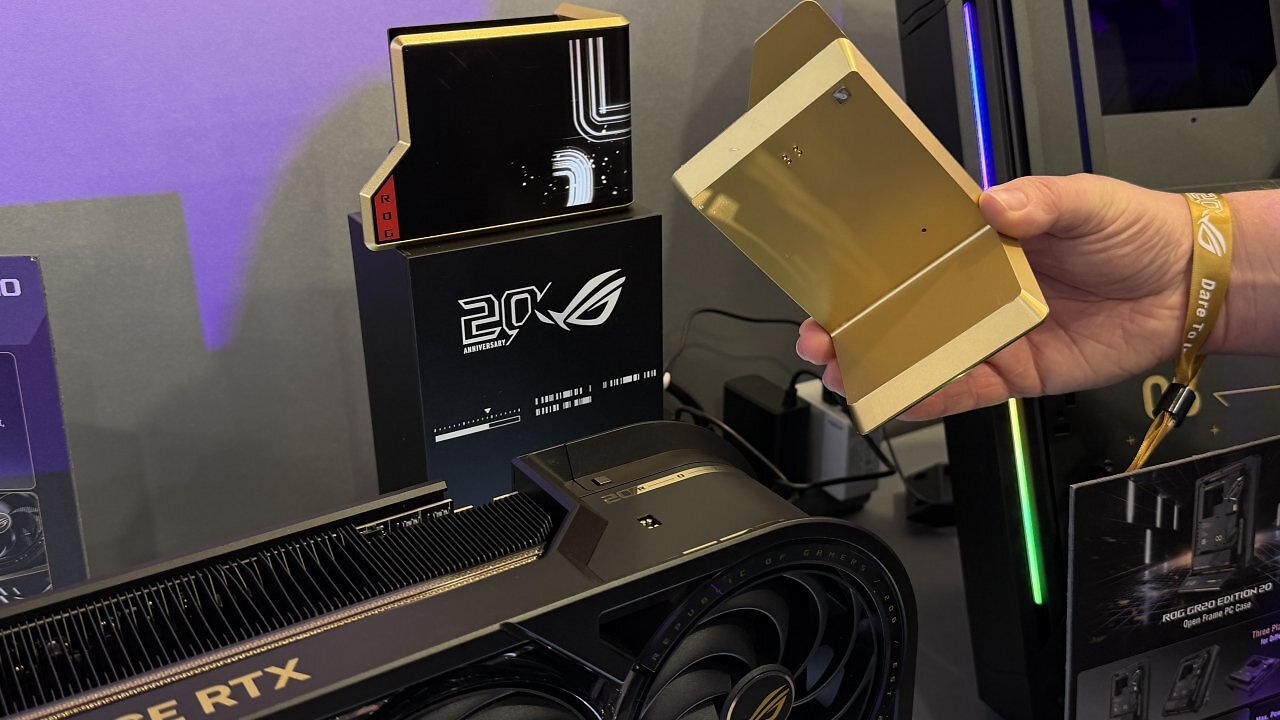 [01/06/2026] Das Sondermodell setzt auf Schwarz-Gold-Optik, Glas-Backplate und ein gebogenes AMOLED-Display. (9)