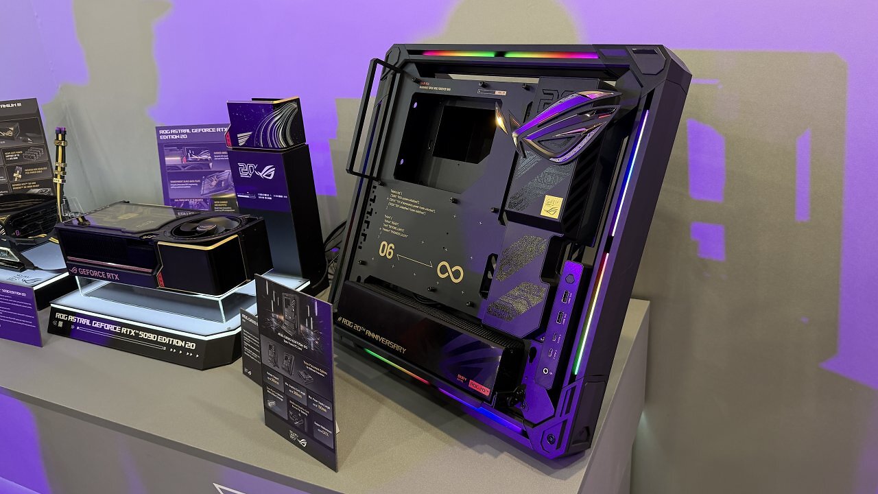 [01/06/2026] Das Asus ROG GR20 Edition 20 Open-Frame-Gehäuse auf der Computex 2026 ist einer der Hingucker zum ROG-Jubiläum.