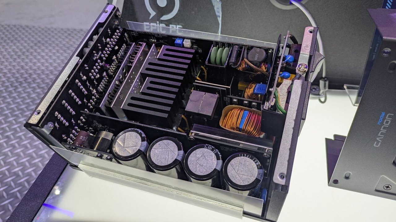 [10/06/2026] FSP Cannon: Neues ATX-Netzteil mit 3.300 Watt und sechsmal 12V-2×6