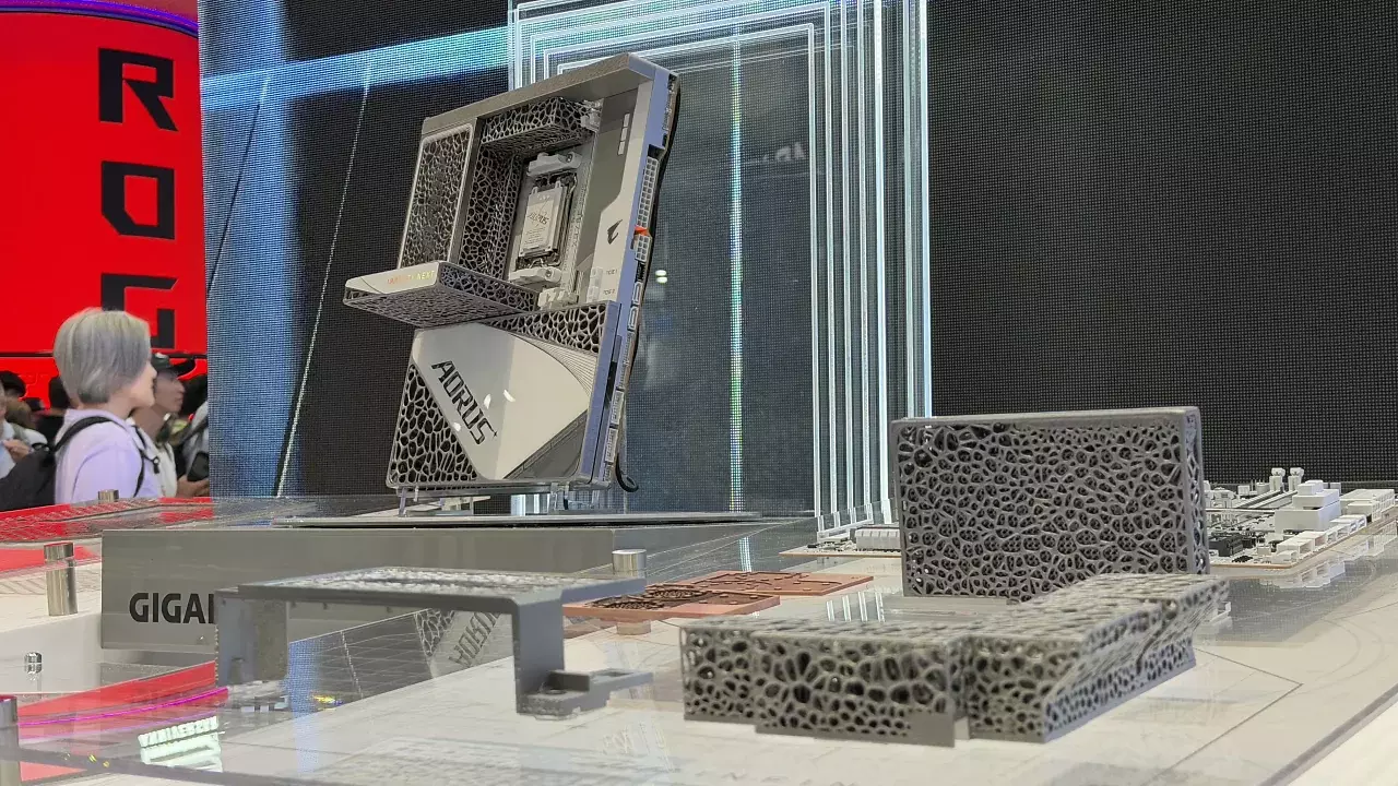 [03/06/2026] Gigabyte 3D Printed Mainboard Computex 2602
