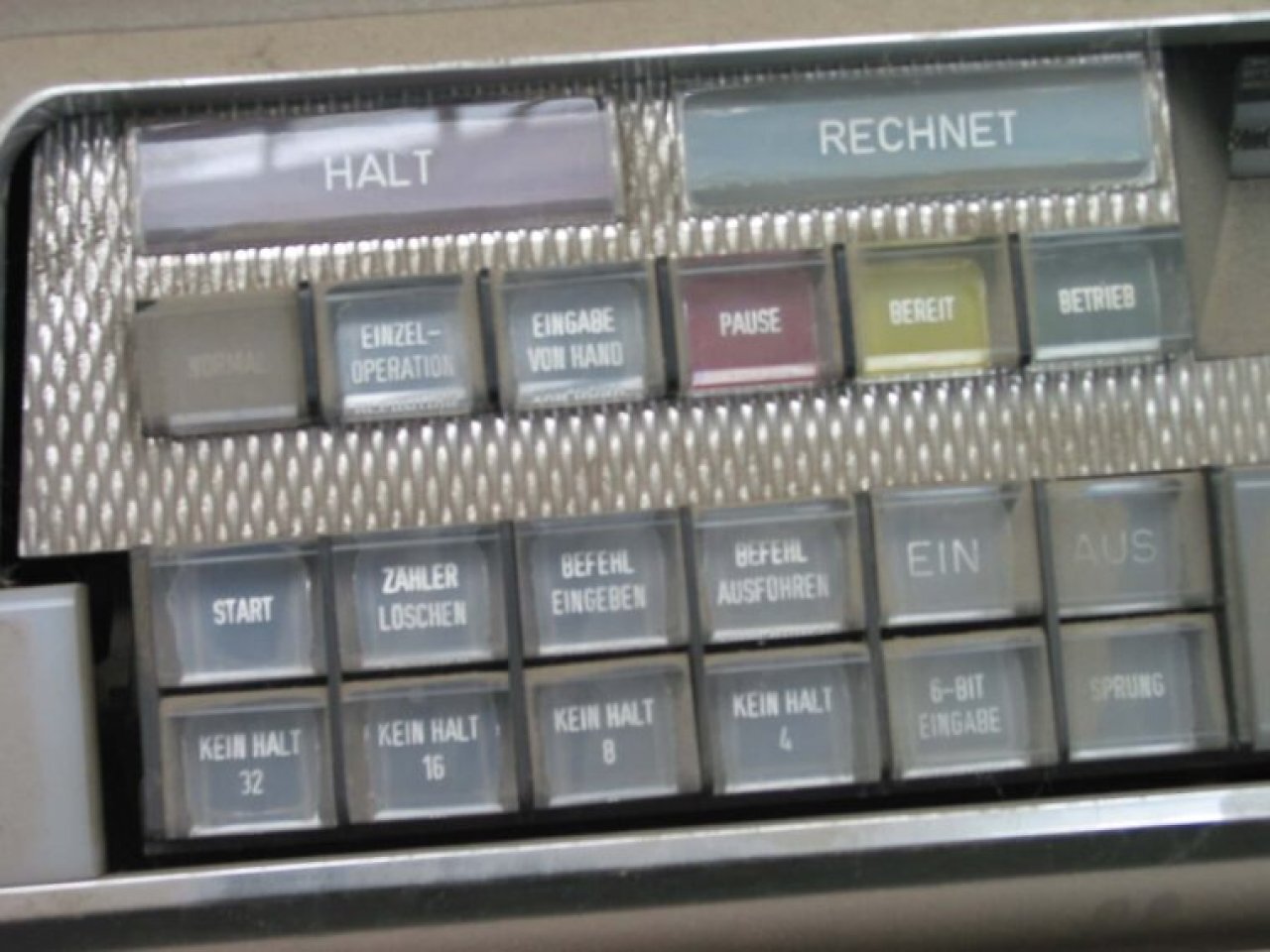 [15/06/2026] Retro-Schatz in Castrop-Rauxel: 2.000 Computer-Exponate aus altem Lager gerettet (14)