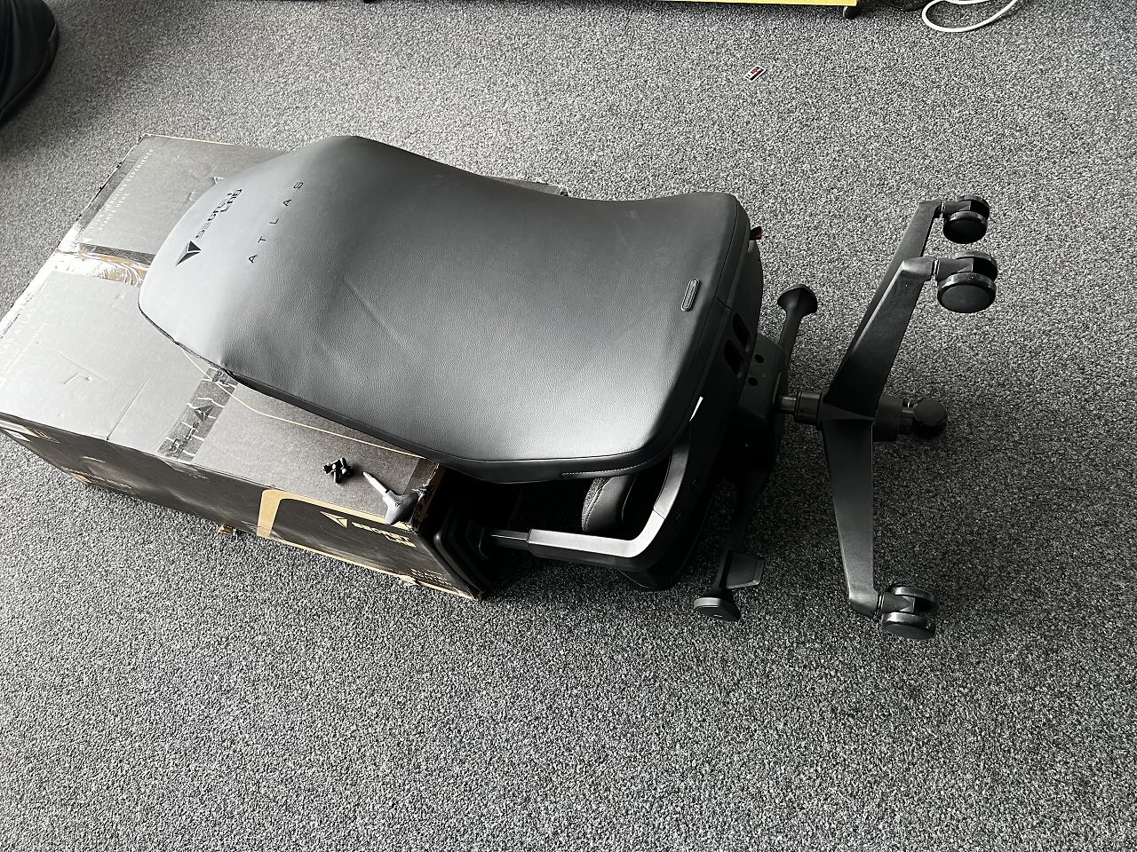 [08/06/2026] Secretlab Atlas Black3 L: Bild 13 Aufbau