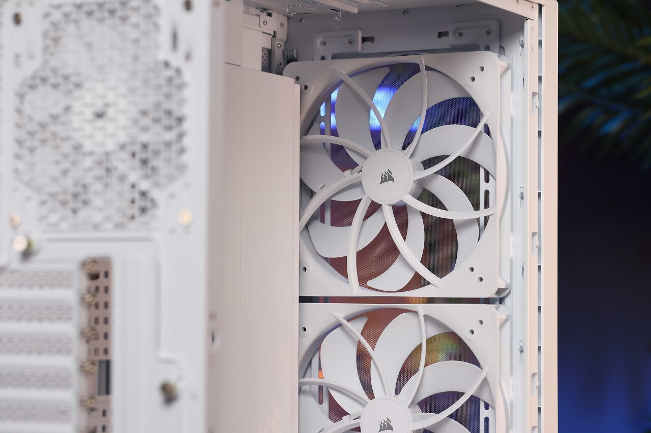 [06/07/2026] Corsair-Frame-5000D (9)