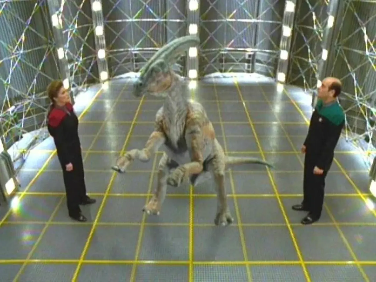 [26/07/2026] Janeway und der Doktor betrachten den Hadrosaurier.