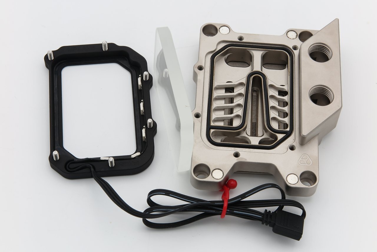 [07/20/2026] As good as it gets: the Delta Mate MPII is the world's only CPU water block with a borosilicate-glass viewing window. The flow-optimised machining beneath it is a sight to behold.