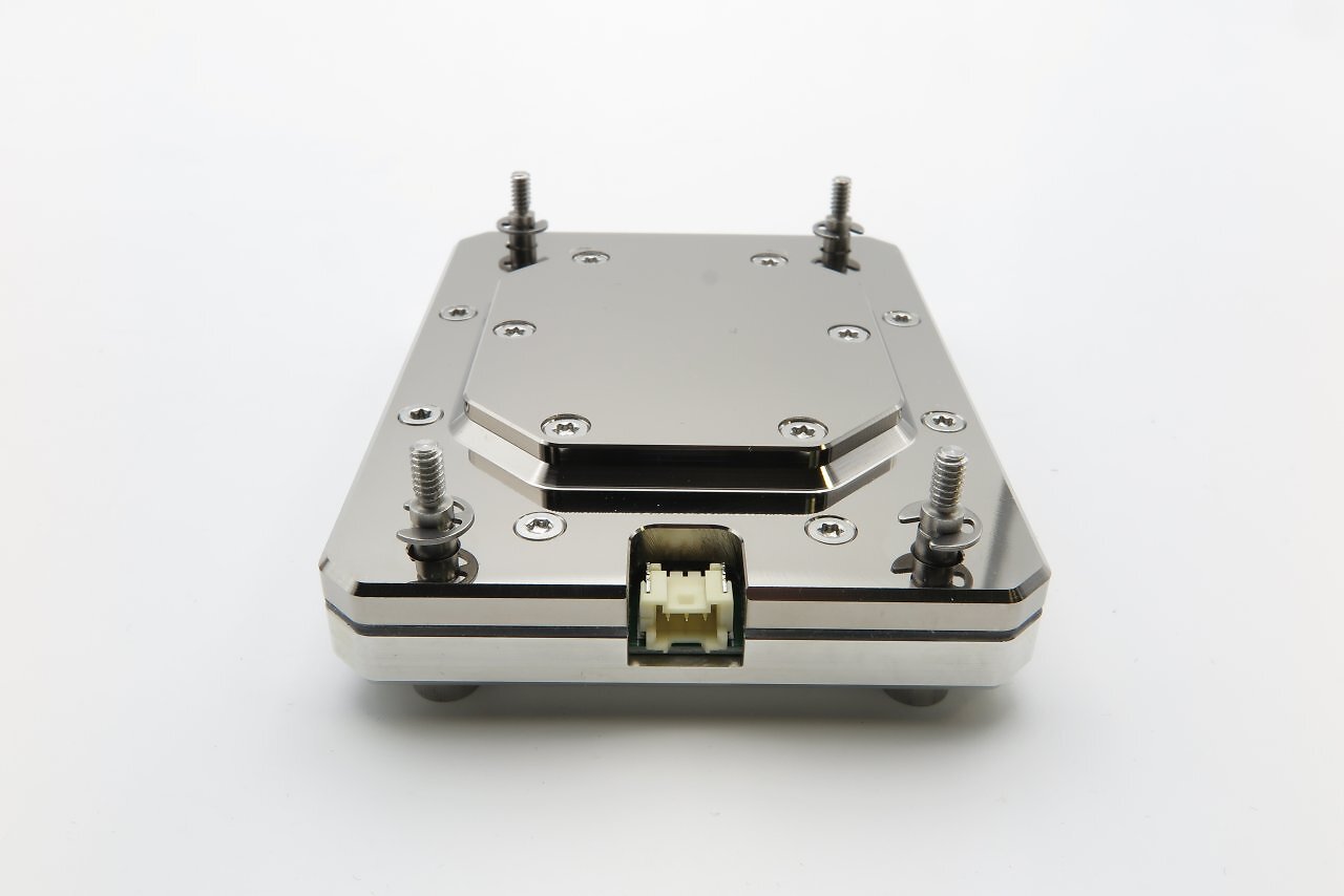[07/20/2026] The Heatkiller V Ultra's screws are spring-loaded and anchored in the intermediate plate.