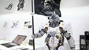 Herzstück der neuen Partnerschaft von Asus ROG und Kojima Productions ist das Convertible Flow Z13 in neuer Optik.
