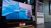 Ein LG-TV zeigt eine Eislandschaft