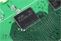 Samsung GDDR3-Chip mit 1,4 Nanosekunden Zykluszeit in BGA-Bauweise