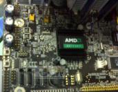 Quelle: OCW
Erste Bilder eines AMD-Mainboards mit dem RD790 Chipsatz.