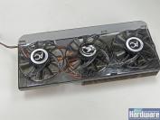 [b]Artic Cooling Accelero Xtreme[/b]: Grafikkarten-Kühler mit drei 80mm-Lüftern (Bild: PCGH)