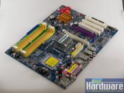 Das [b]4Core1600P35-WiFi+[/b] ist das erste High-End-Mainboard von [b]Asrock[/b]. (Bild: PCGH)