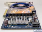 [b]Sapphire Radeon HD 3850 AGP[/b]: der 8-polige Stromanschluss. Ein Adapter liegt bei. (Bild: PCGH)