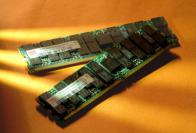 Hynix hatte schon 2008 DDR2-Riegel auf Meta-RAM-Basis vorgestellt. Kommende Server werden verstärkt auf LR-DIMMs setzen können. 