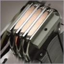 [b]Xigmatek:[/b] Der Red Scorpion stellt den Kontak zum Prozessor direkt über die Heatpipes her (Bild: Xigmatek.com)