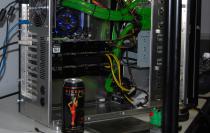 [b]Geforce 9800 GTX:[/b] Ein Blick ins Testsystem (Bild: tweaktown.com) 