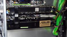 [b]Geforce 9800 GX2[/b]: Vier G92-GPUs im Quad-SLI-Verbund (Bild: Tweaktown)